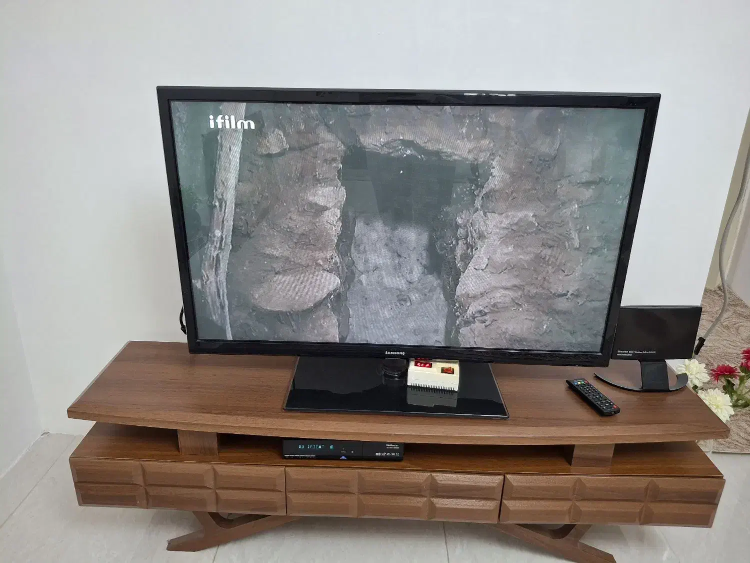 تلویزیون LEDسامسونگ۴۳اینچ|تلویزیون و پروژکتور|الوند, |دیوار