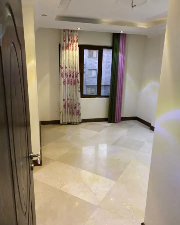 شمال جهان ارا ، ۱۴۰ متر ، ۲ خواب ، فول ، ۶ ساله