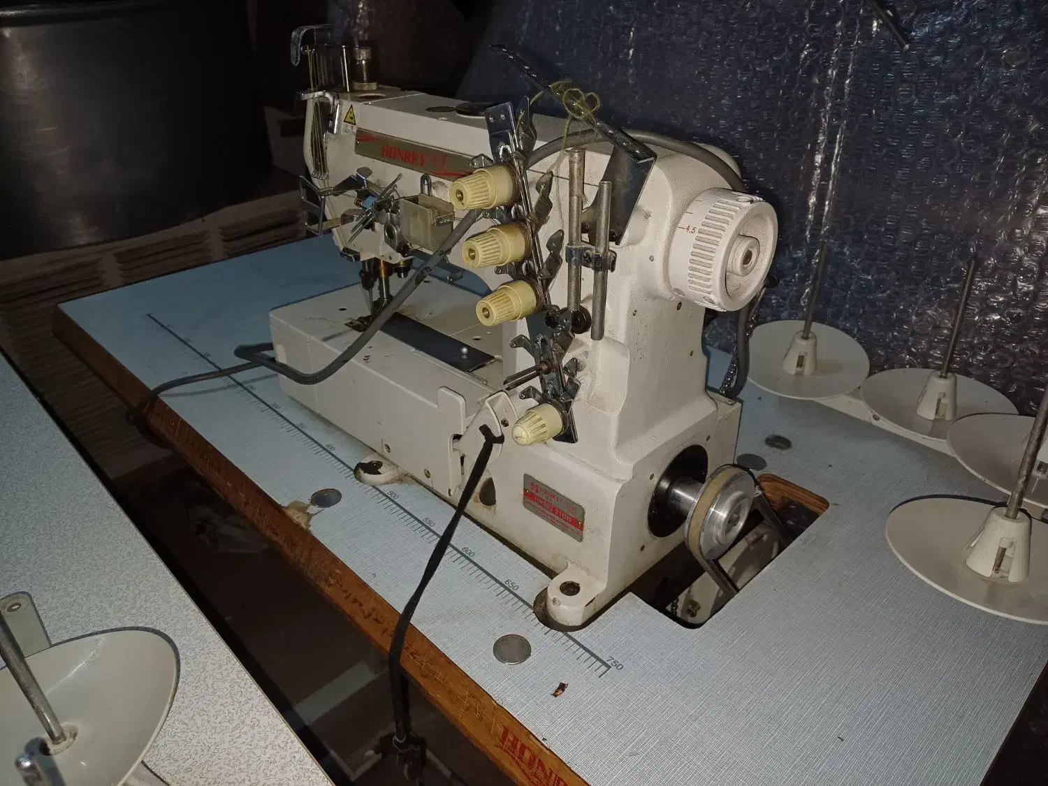 چرخ خیاطی صنعتی راسته دوز و میاندوز هانری|چرخ خیاطی و ریسندگی|گالیکش, |دیوار