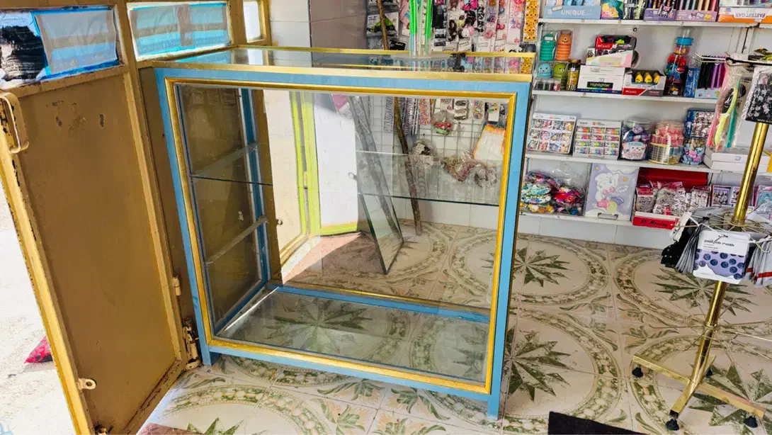 ویترین شیشه ای جای وسایل|بوفه، ویترین، کنسول|یاسوج, |دیوار