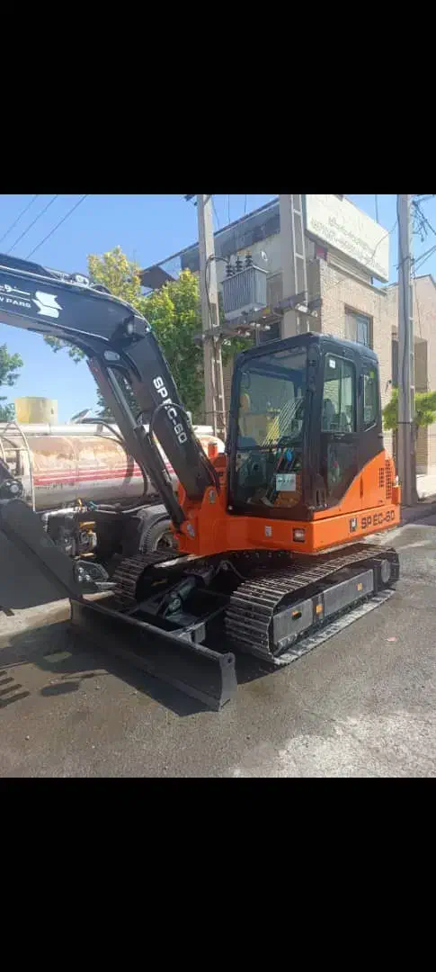 حمل نخاله توسط کارگر و بابکت مینی بیل کندن استخر|خدمات حمل و نقل|کرج, کمال‌شهر|دیوار