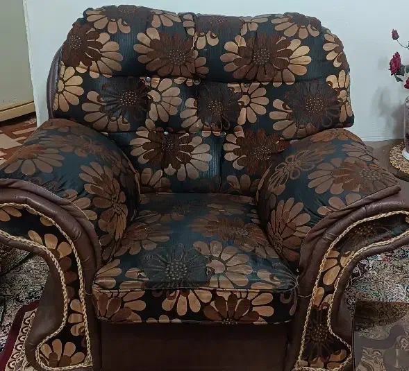 فروش مبل و جلو مبلی بدلیل کمبود جا|مبلمان خانگی و میز عسلی|صومعهسرا, |دیوار