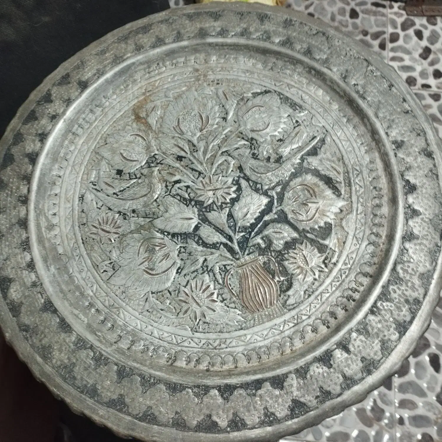 سینی قدیمی|کلکسیون اشیاء عتیقه|شاهین دژ, |دیوار