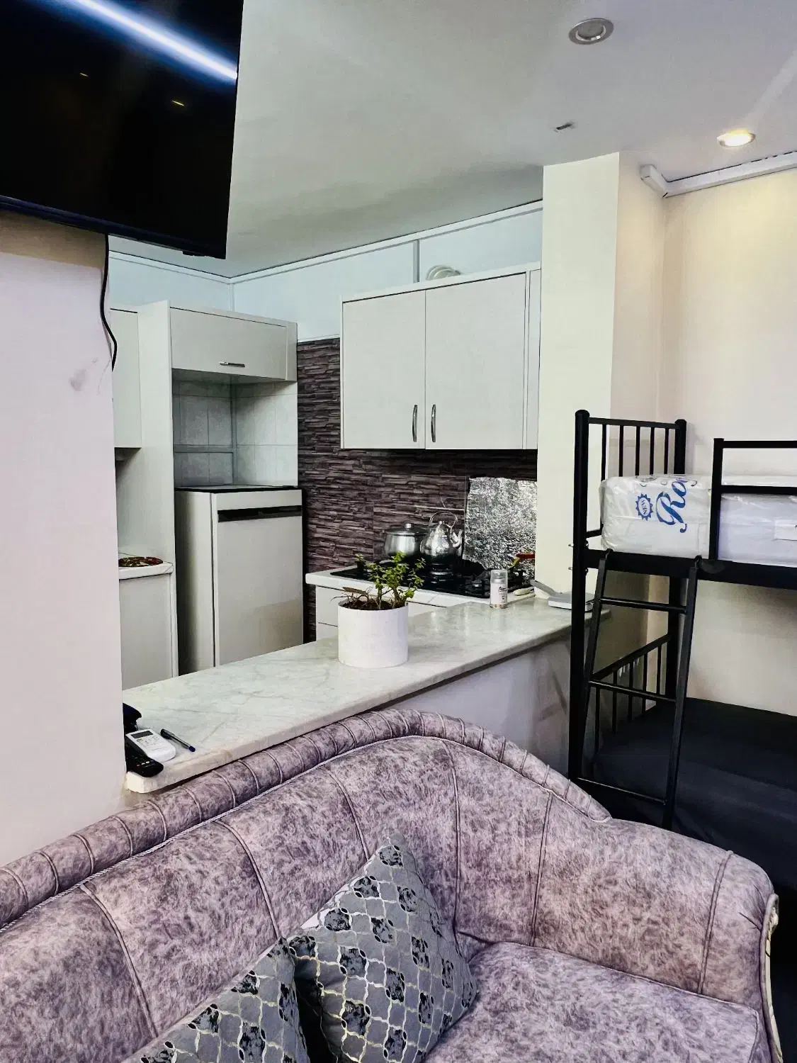 خوابگاه ، پانسیون پسرانه آقایان،کارمندی  دانشجویی|اجارهٔ کوتاه‌مدت آپارتمان و سوئیت|تهران, دبستان|دیوار