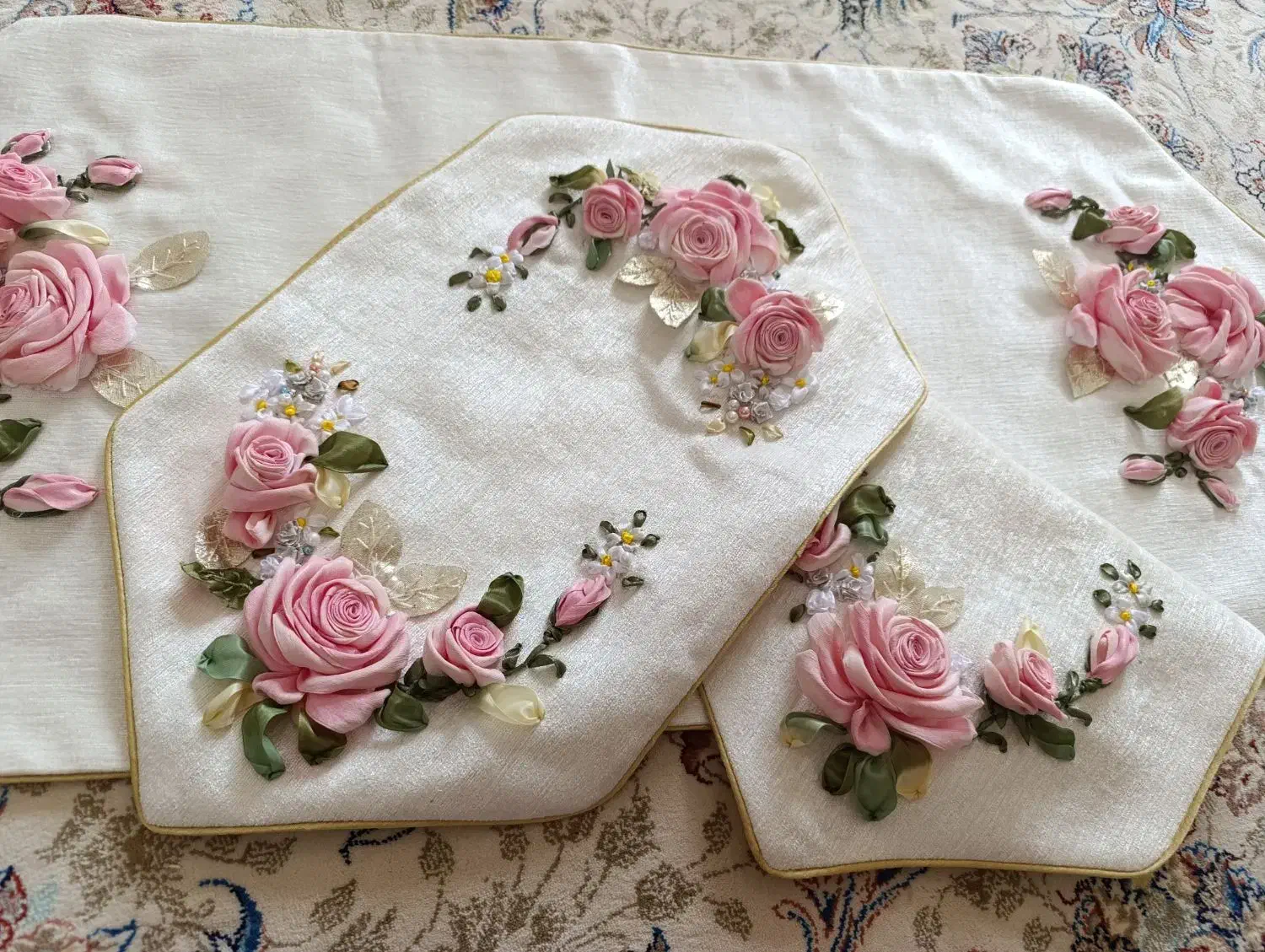 ست رومیزی روبان دوزی|پرده، رانر، رومیزی|یزد, |دیوار