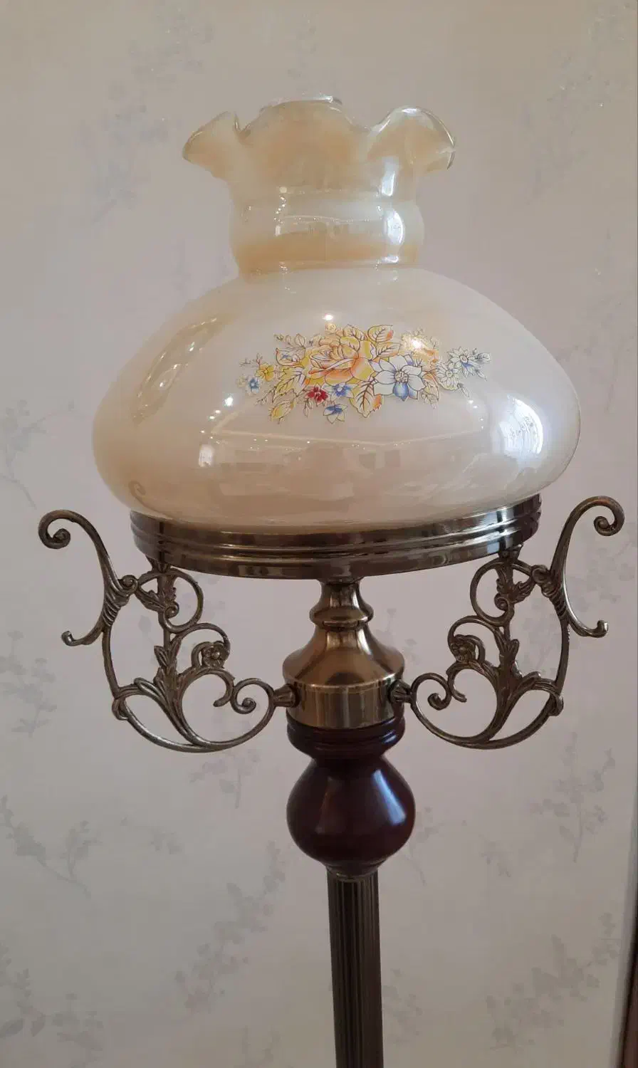 کنار سالنی|چراغ خواب و آباژور|اردبیل, |دیوار