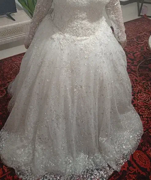 فروش فوق العاده لباس عروس کاملا سالم وزیبا|لباس|فولادشهر, مسکن مهر فولادشهر|دیوار