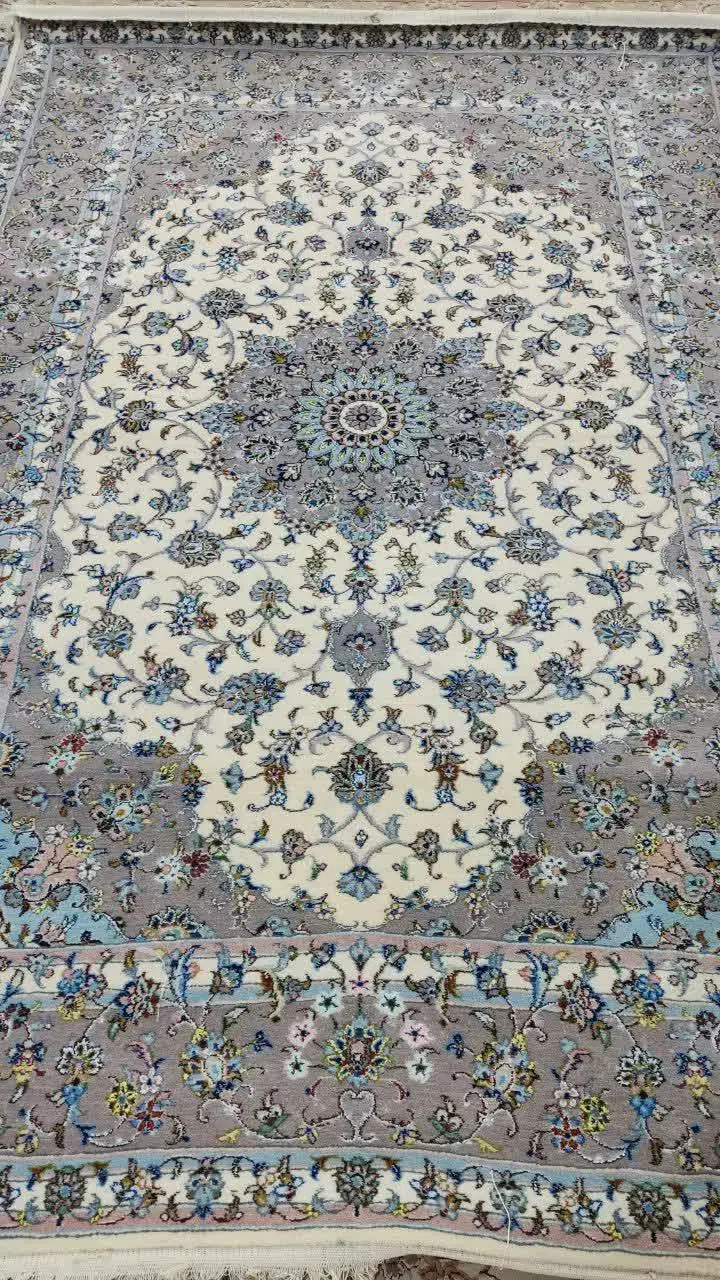 فرش دست بافت گل ابریشم|فرش|کاشان, میدانگاه آقا|دیوار
