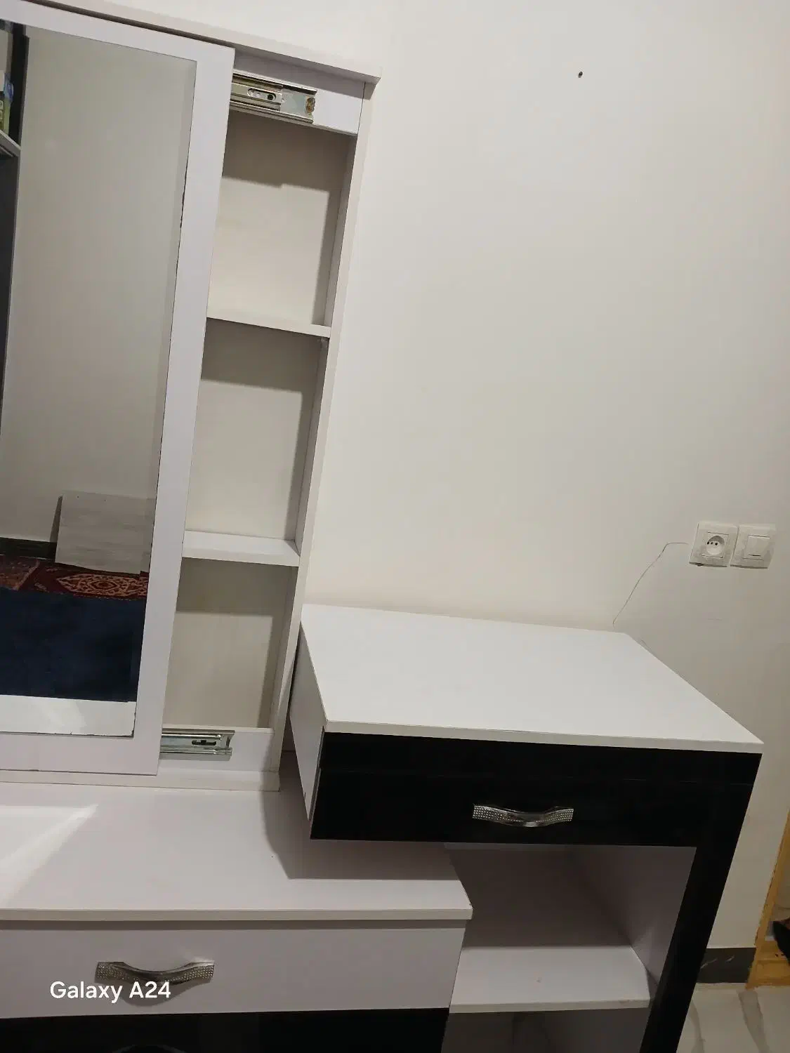 میز آرایشی|جاکفشی، کمد، دراور|ماهدشت, |دیوار