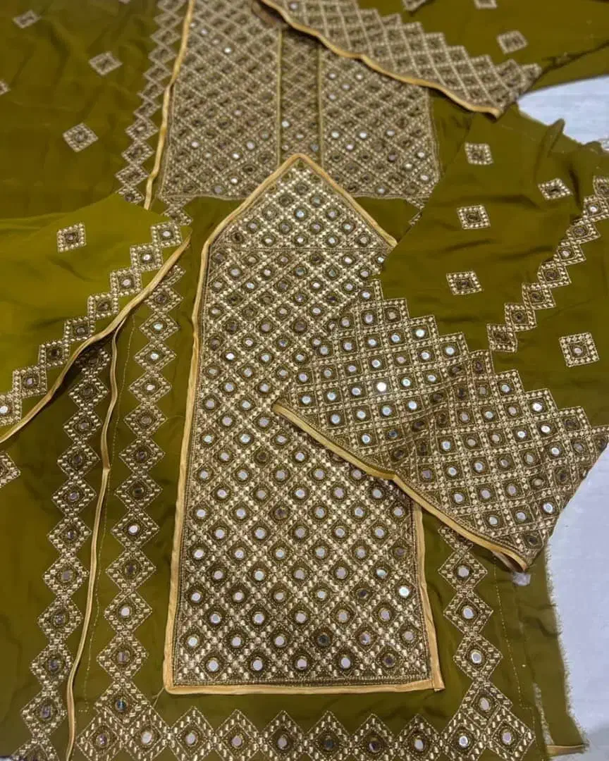 خیاط لباس بلوچی زنانه سرتوپ و آیینه سیادک|لباس|زاهدان, |دیوار