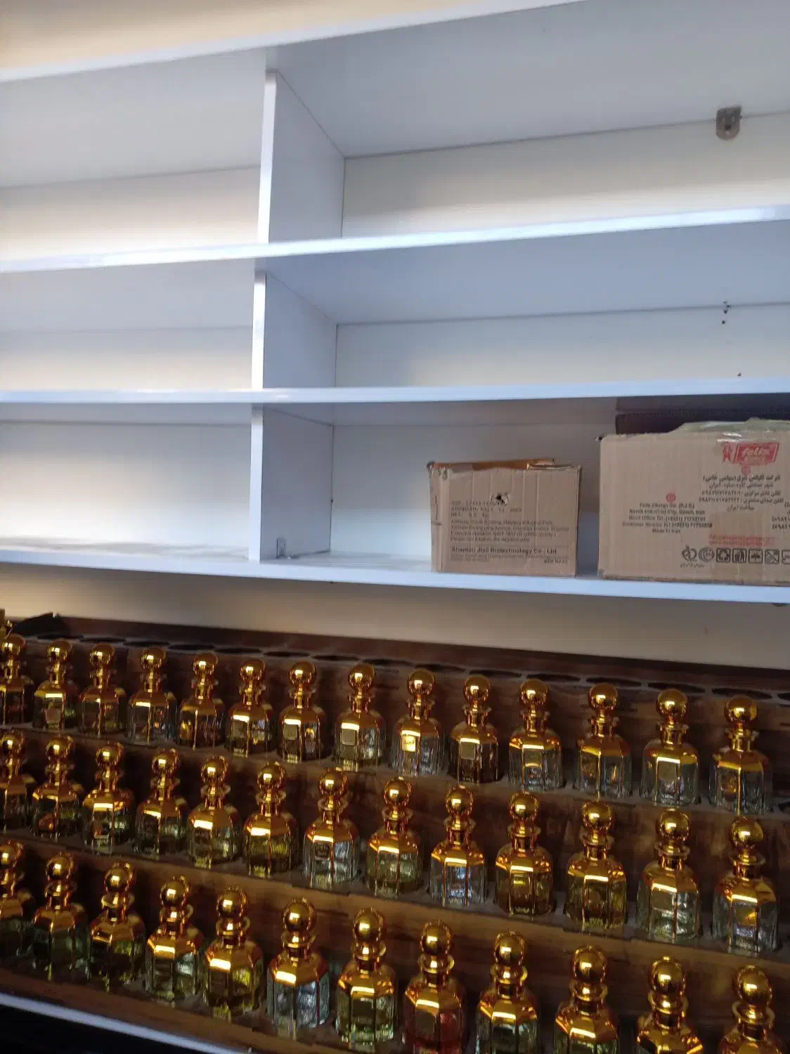 ویترین مغازه ها زیره قیمت زدیم تمام وصایل ها|بوفه، ویترین، کنسول|تبریز, |دیوار