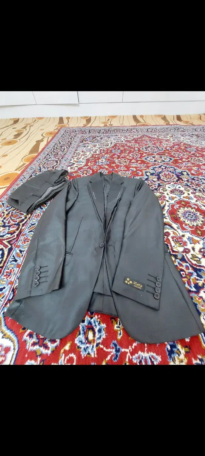 تعدادی کت و پالتو و ..|لباس|فامنین, |دیوار