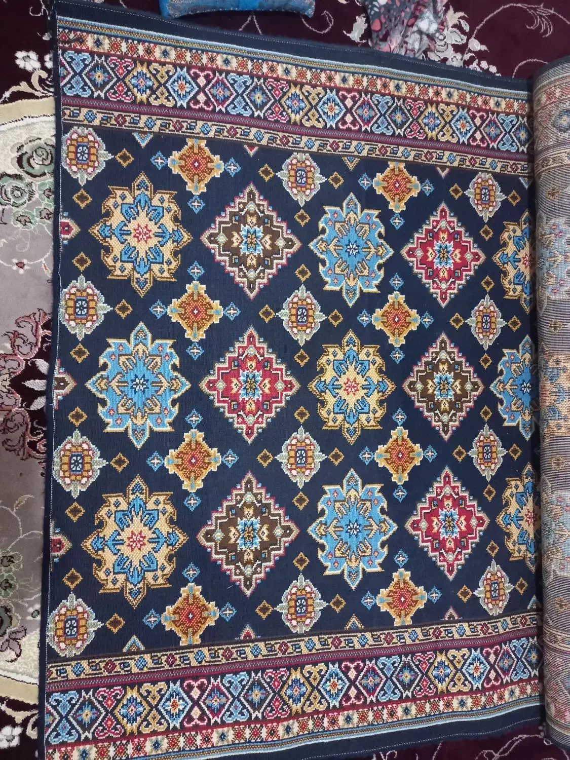 کنار گیلم فرش|گلیم، جاجیم، گبه|الشتر, |دیوار