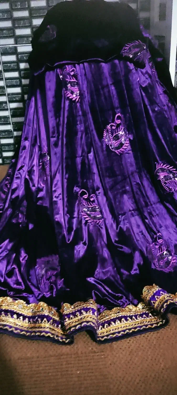 چند دست لباس محلی|لباس|یاسوج, |دیوار