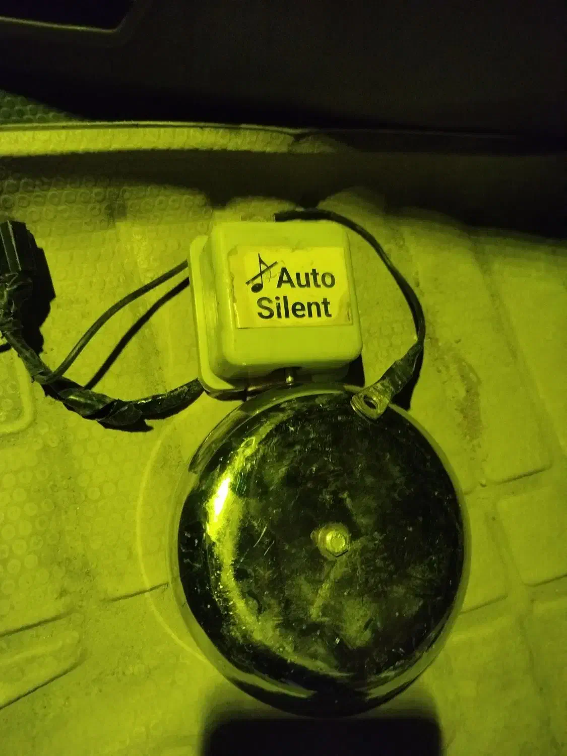 زنگ مدرسه|کلکسیون اشیاء عتیقه|مشهد, حضرت حجت|دیوار