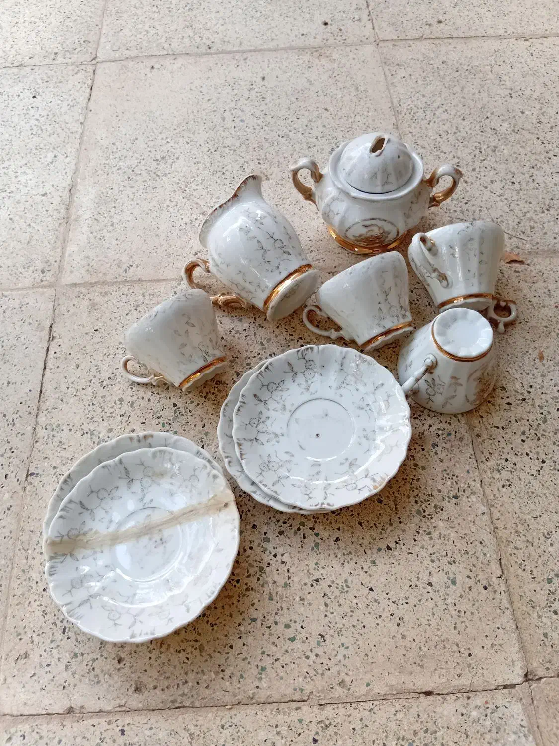 ظرف چینی قدیمی|کلکسیون اشیاء عتیقه|کلاله, |دیوار