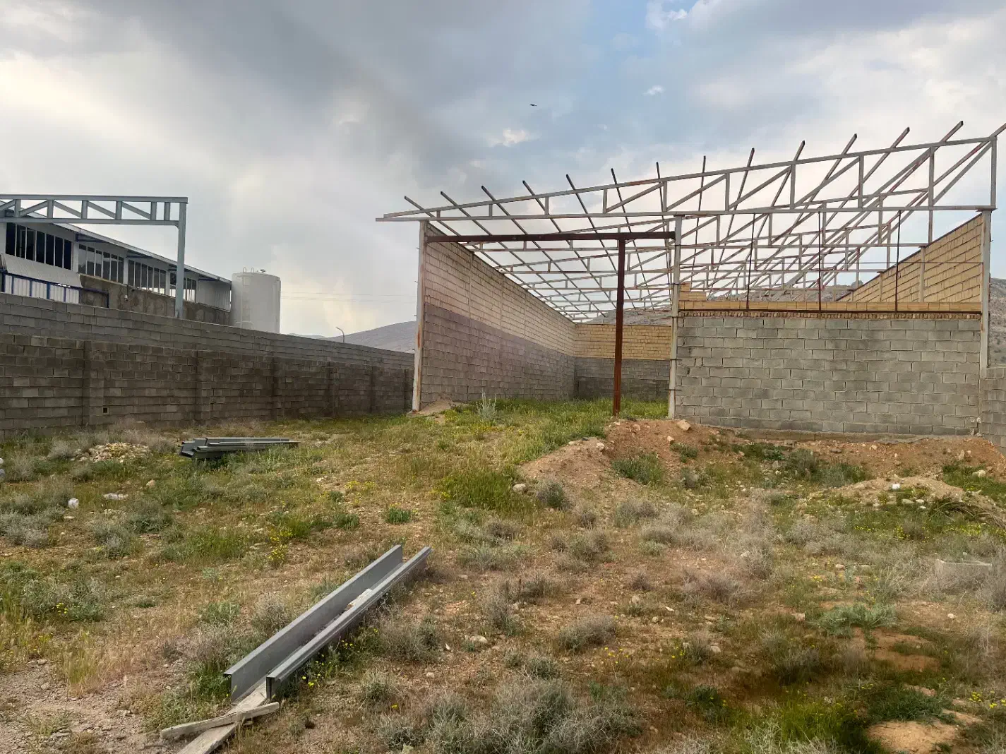 سوله نیمه کاره در باجگاه|فروش دفتر صنعتی، کشاورزی، تجاری|شیراز, حومه شیراز|دیوار