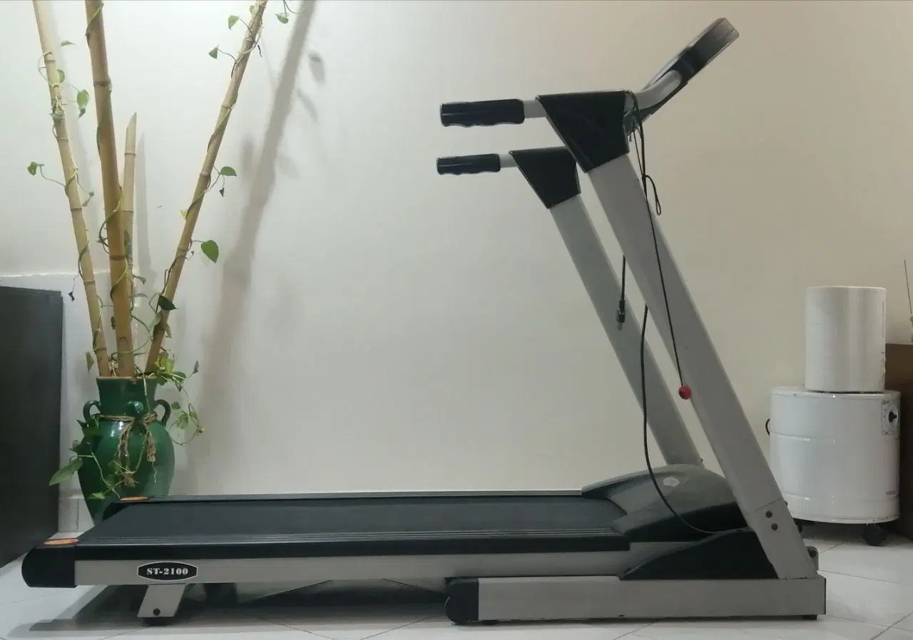 تردمیل نیمهحرفهای SPORTEK ST-2100 - کاملاً سالم|تجهیزات ورزشی|تهران, فدک|دیوار