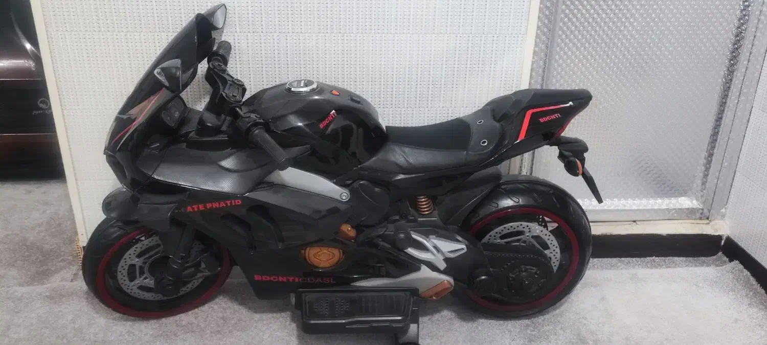 موتور شارژی سالم درحد نو|اسباب و اثاث بچه|نظرآباد, نظرآباد|دیوار