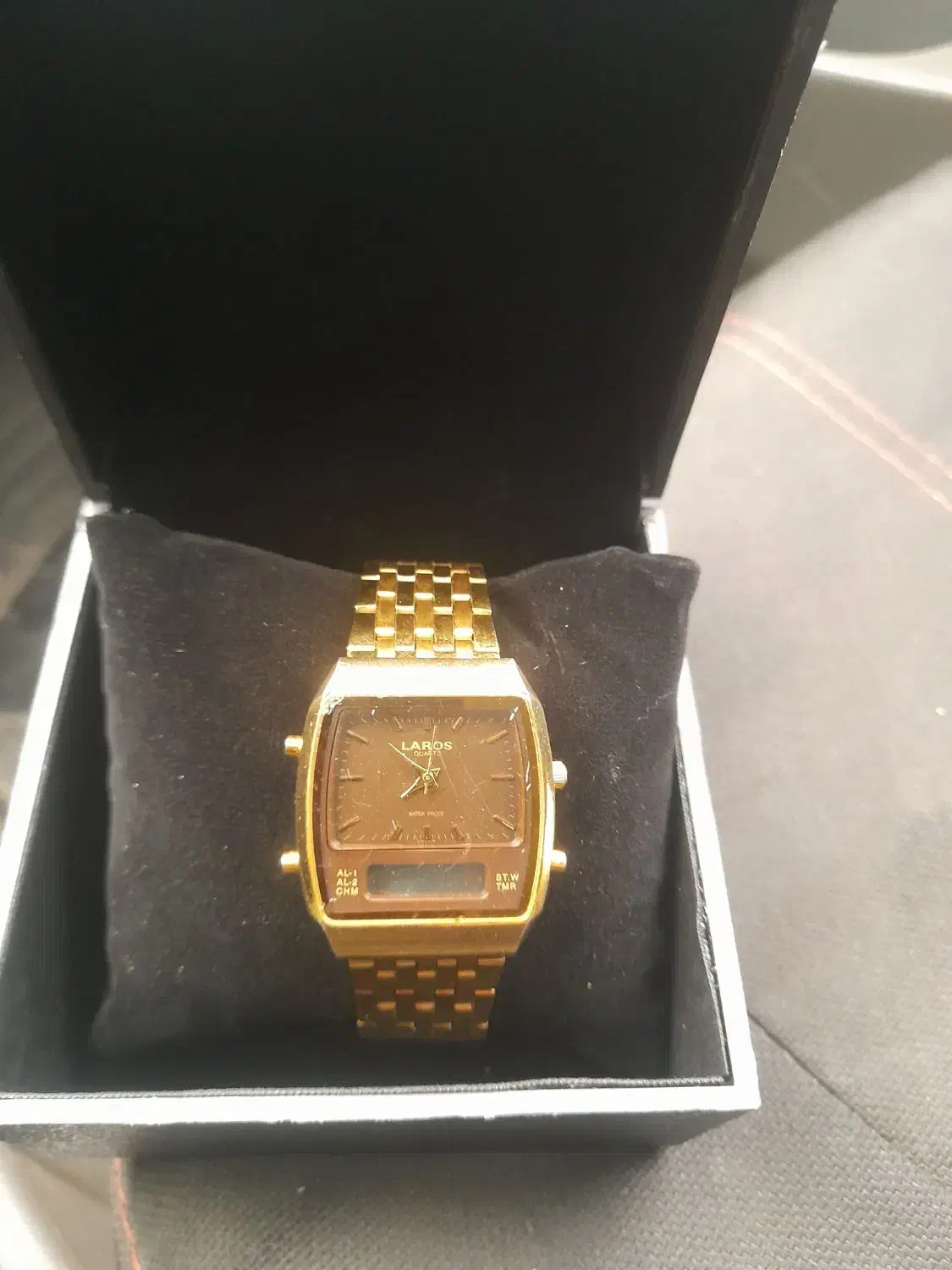 ساعت دوزمانه|ساعت|سنگر, |دیوار