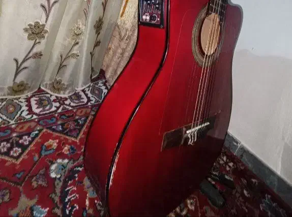 گیتار مادریدو تین بادی پیکاپدار|گیتار، بیس، امپلیفایر|تبریز, |دیوار