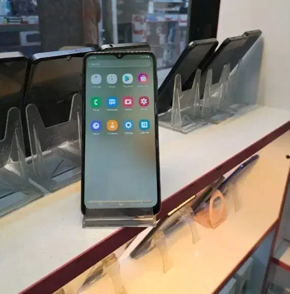 سامسونگ m|موبایل|پرند, فاز ۴|دیوار