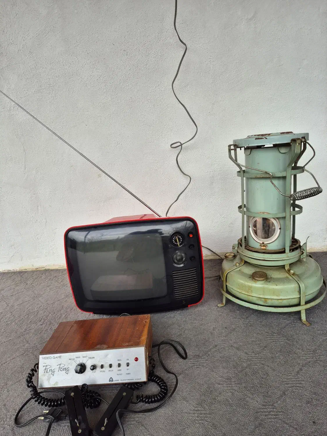 تلویزیون رنگی صنام،تلویزیون سیاه و سفید نوستالژیک|تلویزیون و پروژکتور|رودسر, |دیوار