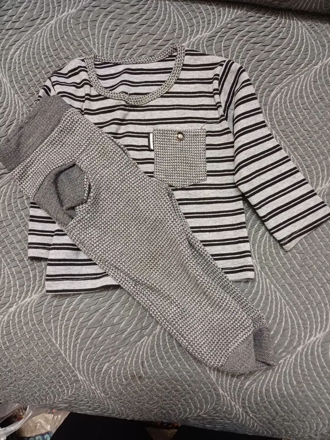 لباس کودک|کفش و لباس بچه|قم, باغ کرباسی|دیوار