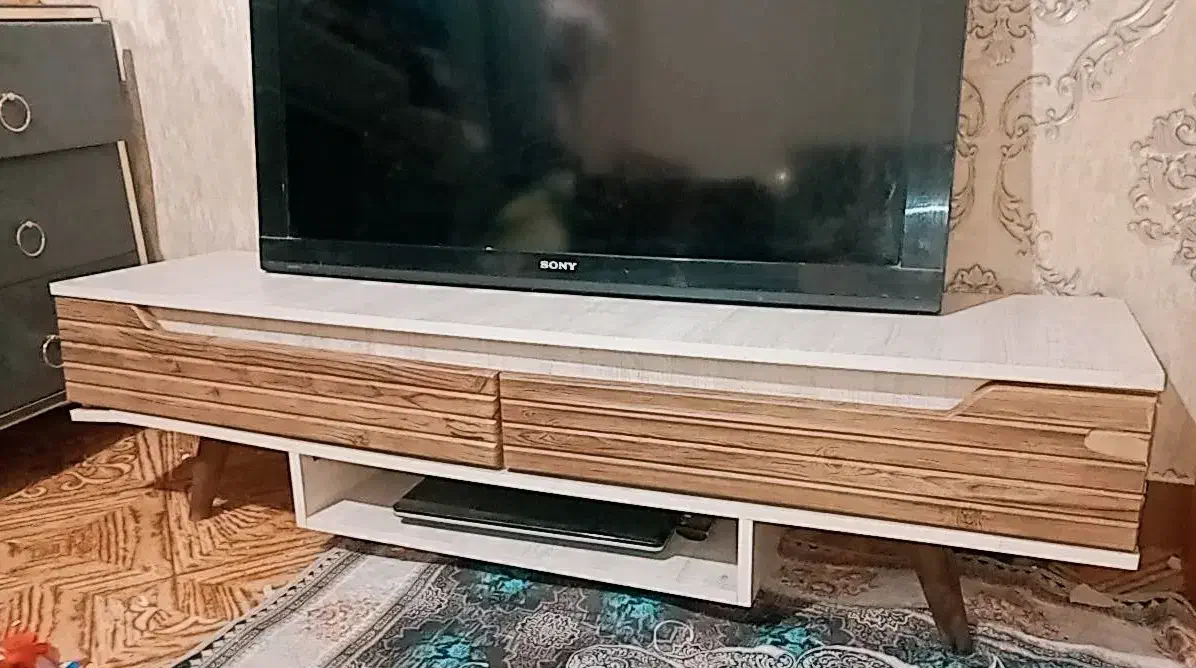 میزتی وی و ال سی دی ۳۲ اینچ صفحه شکسته|تلویزیون و پروژکتور|اهواز, پردیس دو|دیوار