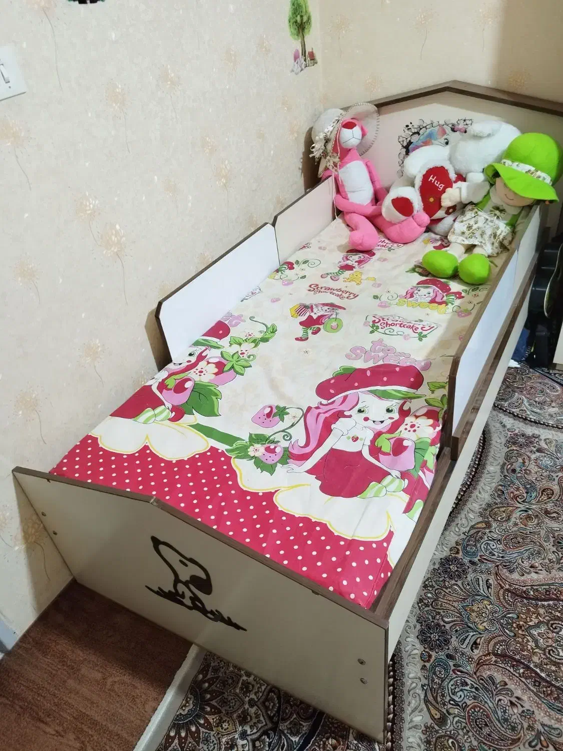 تخت خواب وکمدکودک|تخت و سرویس خواب|فولادشهر, B6|دیوار