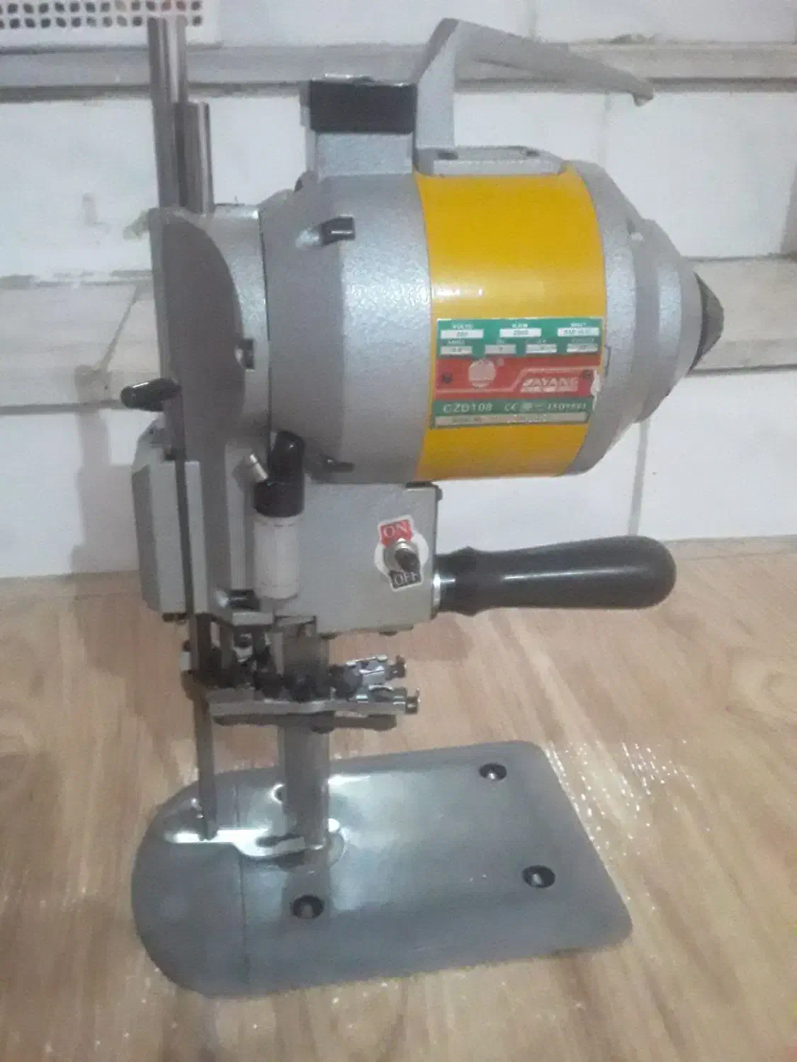 قیچی عمود|لوازم خیاطی و بافتنی|ملایر, |دیوار