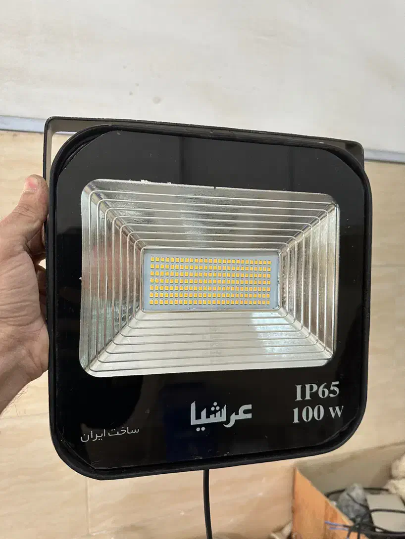 چراغ و پروژکتور و روشنایی|لامپ و چراغ|ارومیه, |دیوار