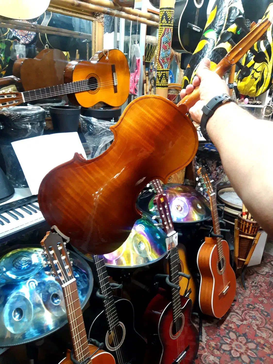 ویولن،ویالن|ویولن|دزفول, |دیوار