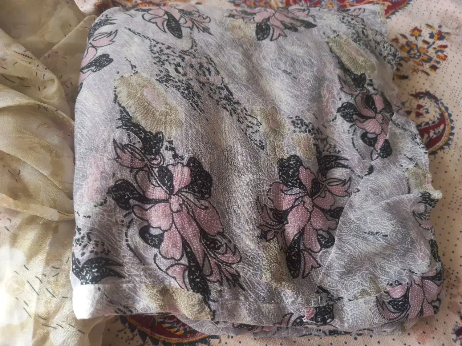 چادر|لباس|فولادشهر, مسکن مهر فولادشهر|دیوار