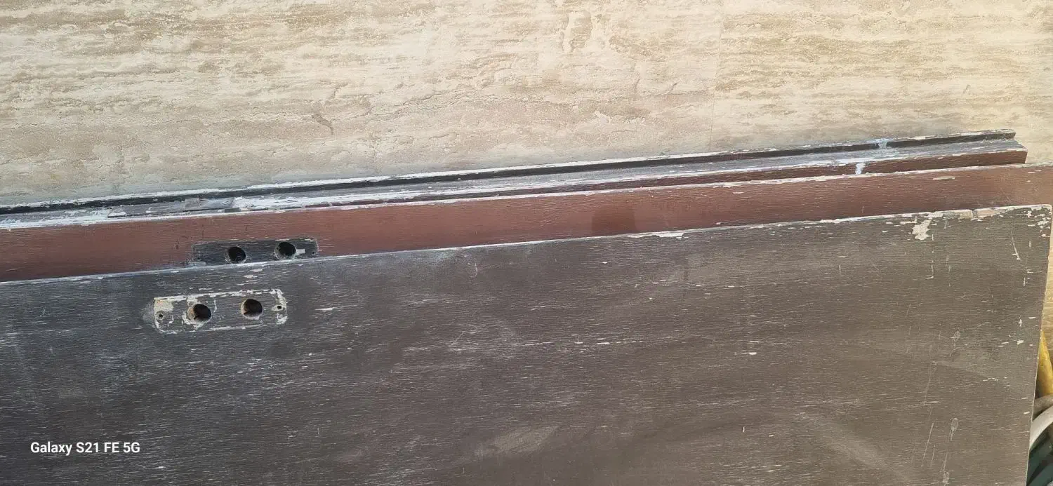 سه عدد درب چوبی دست دوم|مصالح و تجهیزات ساختمان|شیراز, شهرک صدا و سیما|دیوار