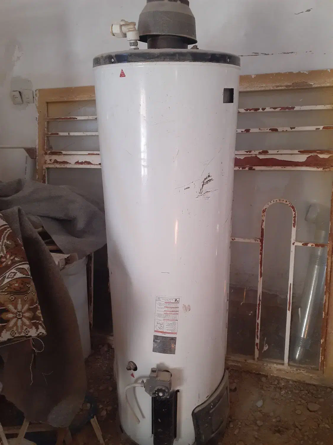 فروش ابگرمکن منبعی بزرگ|آبگرمکن، پکیج، شوفاژ|مشهد, فرخد|دیوار