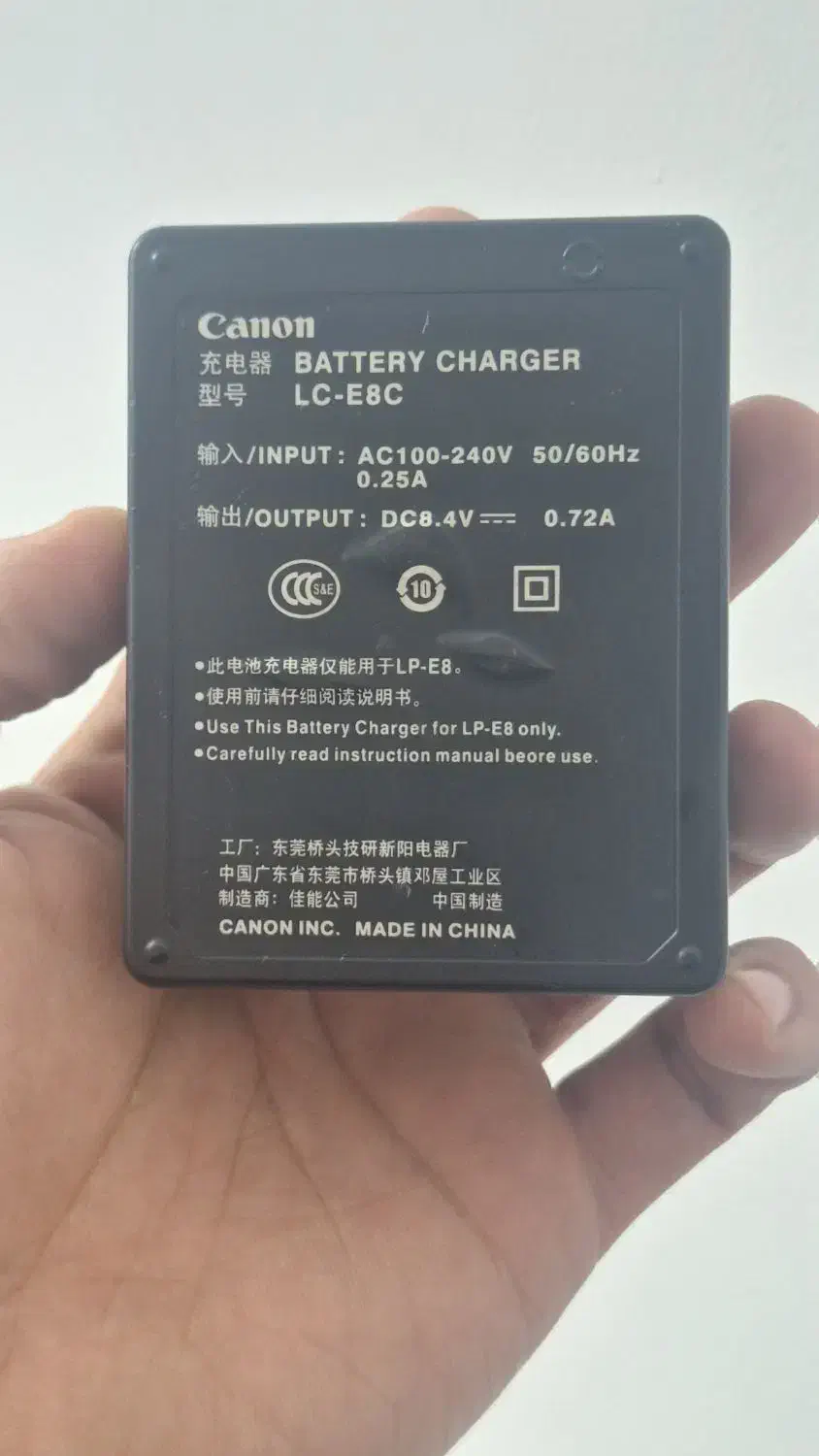 شارژر اصلی دوربین کنون ۵۵۰دی ۶۵۰ دی ۷۰۰ دی ۶۰۰ دی|دوربین عکاسی و فیلم‌برداری|مشهد, اقبال|دیوار