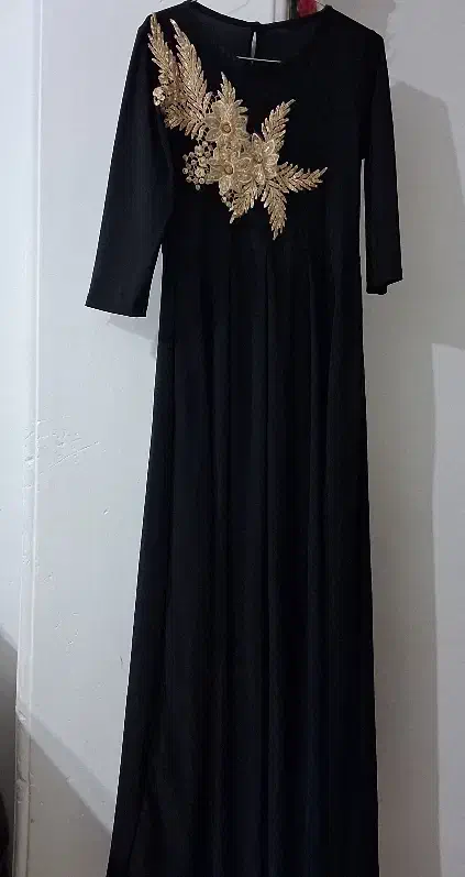 مجلسی بلند کارشده یکبار پوشیده شده|لباس|آستارا, |دیوار