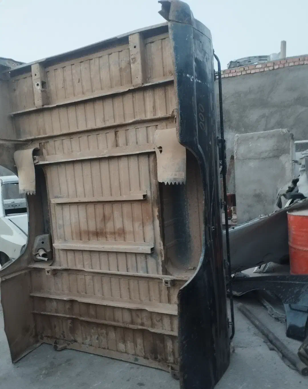 لگنی یا اتاق عقب مزدا|قطعات یدکی و لوازم جانبی|تربت جام, شهید نصرالهی|دیوار