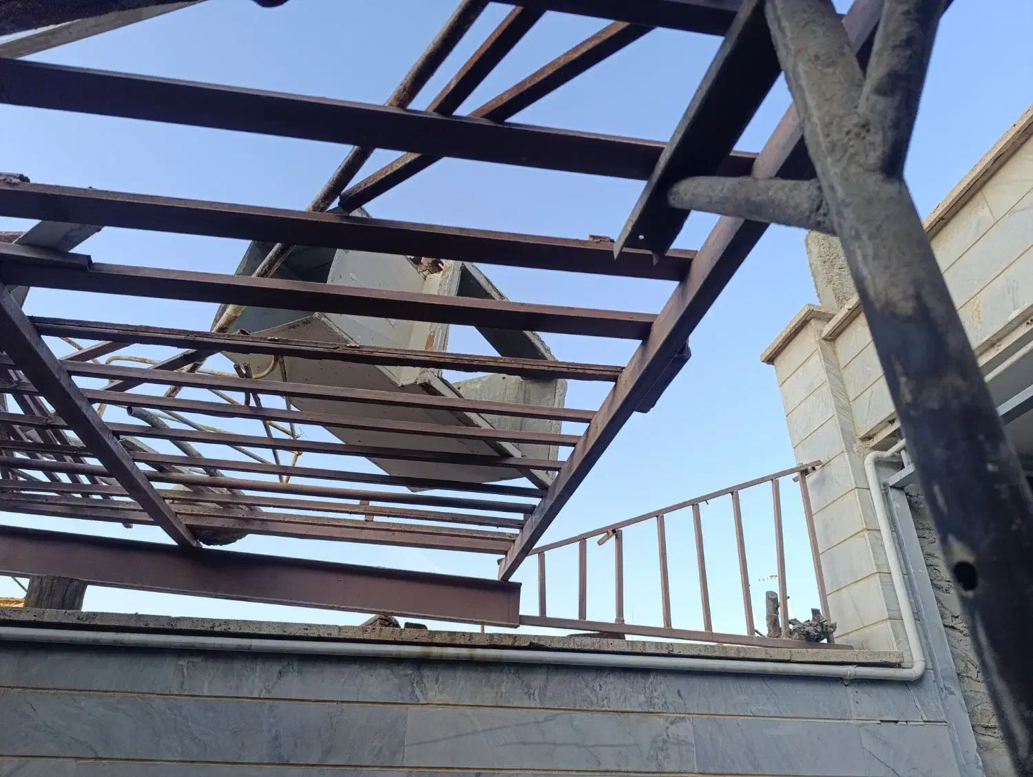 کانال کولر|کولر آبی|رباط‌کریم, رباط‌کریم|دیوار