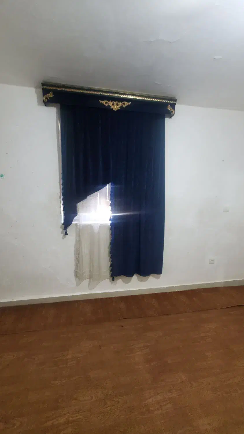 سه عدد پرده نو تمیز|پرده، رانر، رومیزی|لامرد, |دیوار