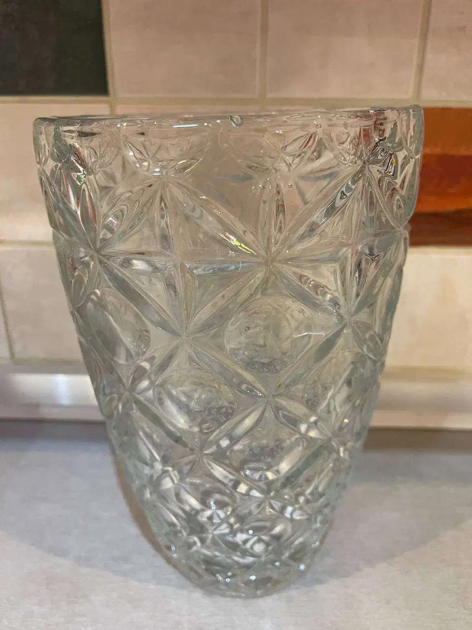 گلدانی قدیمی انتیک|گل مصنوعی|رشت, ساغری سازان|دیوار