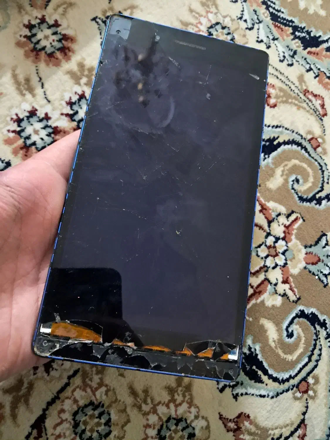 تبلت لنووا|تبلت|تهران, انبار نفت|دیوار