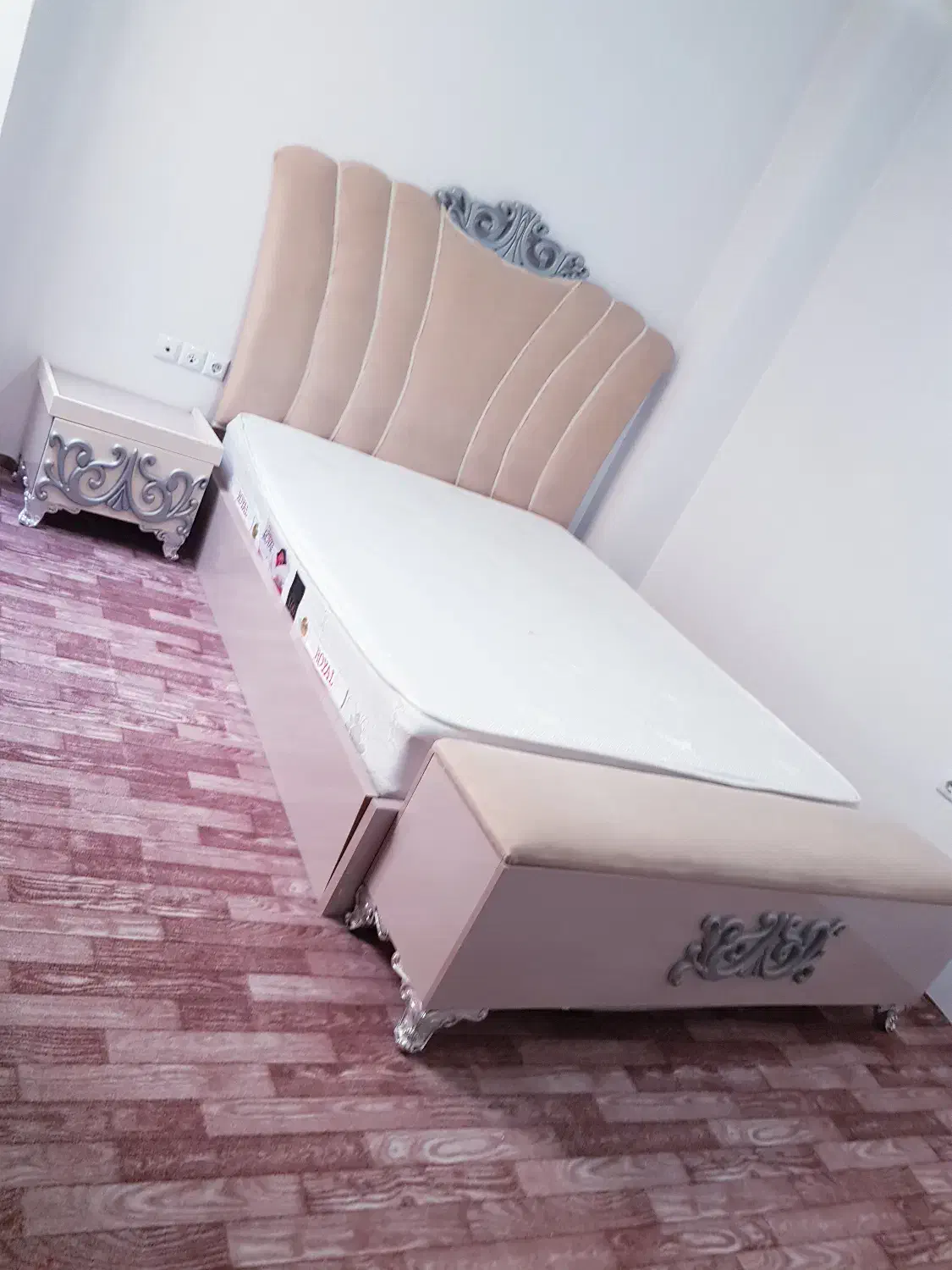 تختخواب دونفره|تخت و سرویس خواب|خوی, |دیوار