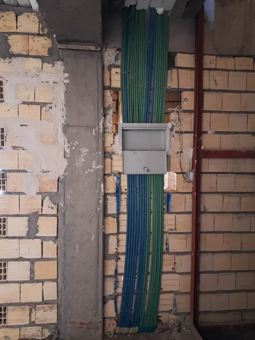 برق ساختمان|خدمات پیشه و مهارت|مراغه, |دیوار