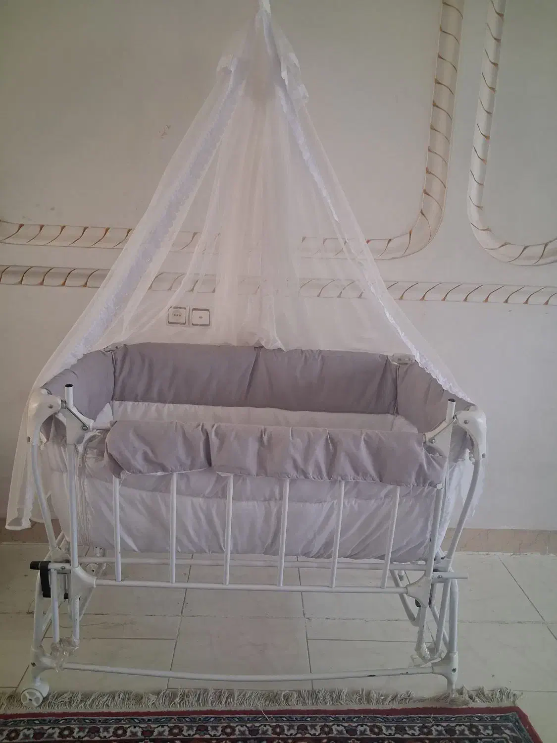 گهواره نوزاد|تخت و صندلی بچه|ارومیه, |دیوار