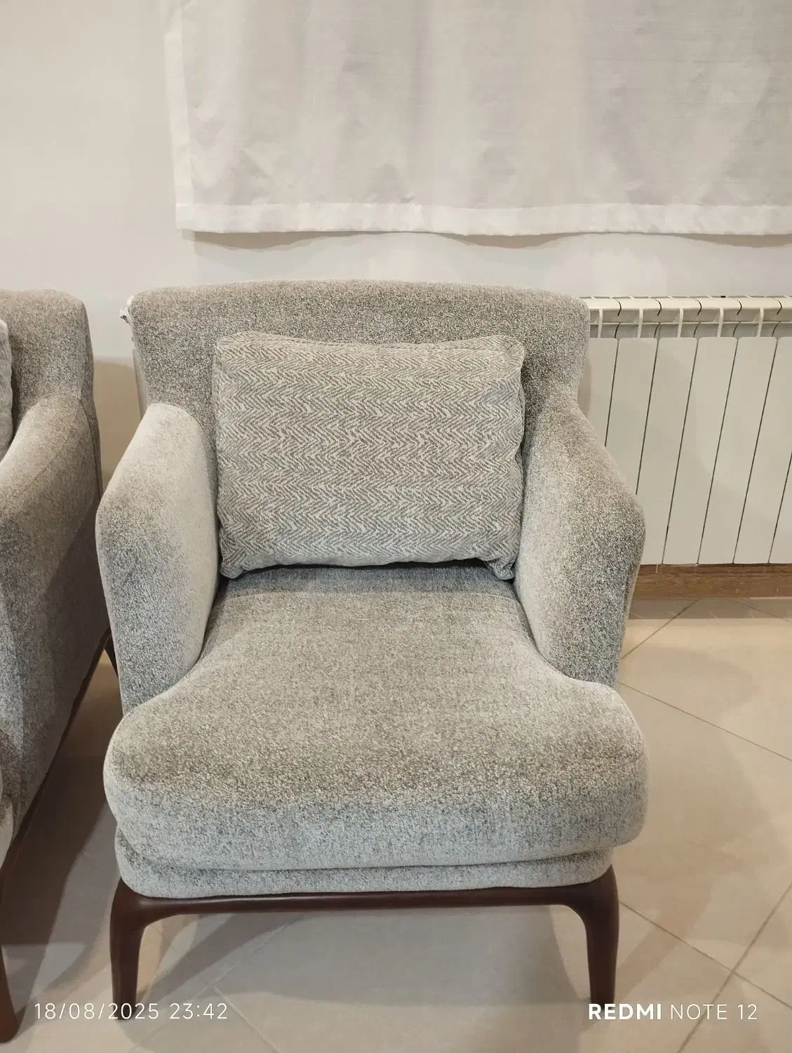 مبل راحتی شرکتی درجه یک، بسیار تمیز و شیک|مبلمان خانگی و میز عسلی|دماوند, گیلاوند|دیوار