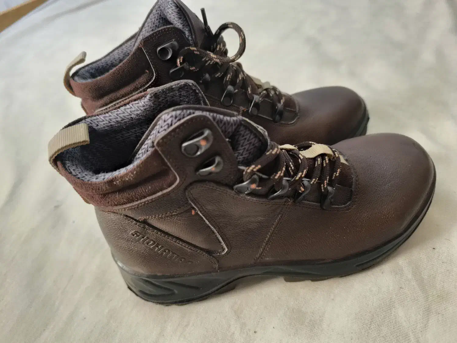 کفش ایمنی(کار) نو|کیف، کفش، کمربند|مهاجران, |دیوار