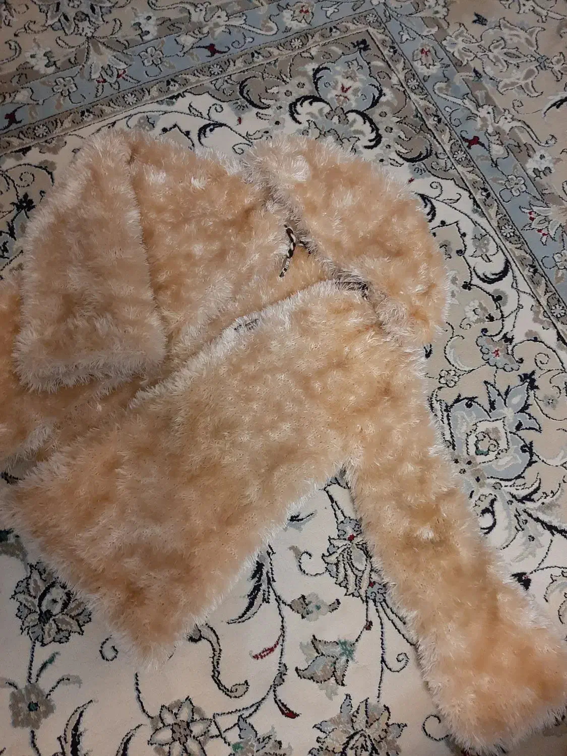 یک عدد کت کوتاه دخترونه بافت|لباس|کرج, چهارصد دستگاه|دیوار