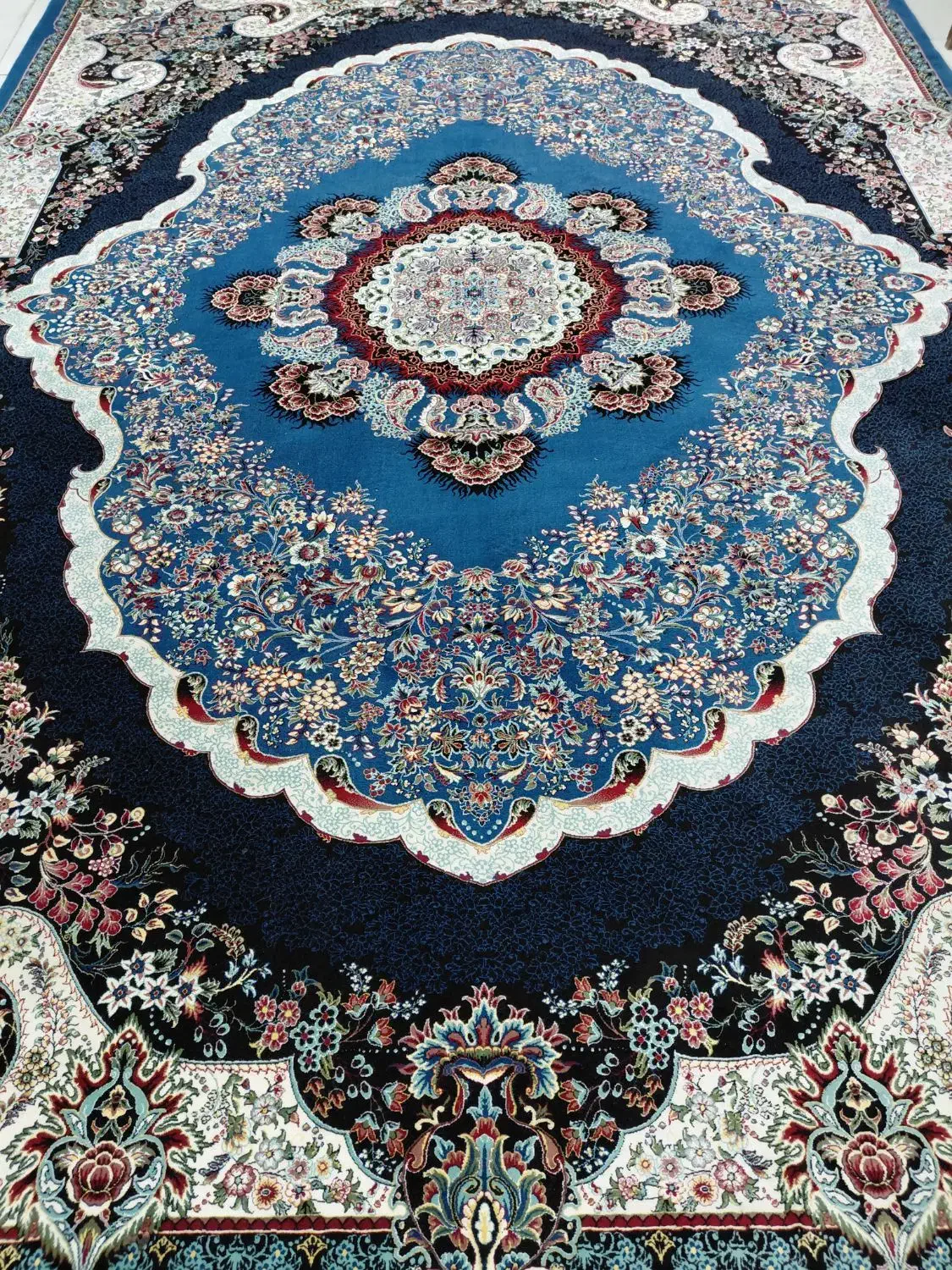 جفت ۱۲متری همراه با کناره ۱در۳ ست فرشا|فرش|ورامین, خیر آباد|دیوار